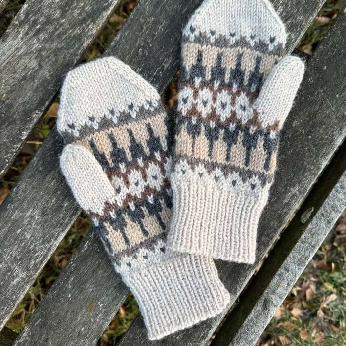 Celeste Mittens Knitting Pattern - PetiteKnit-Pattern-Wild and Woolly Yarns