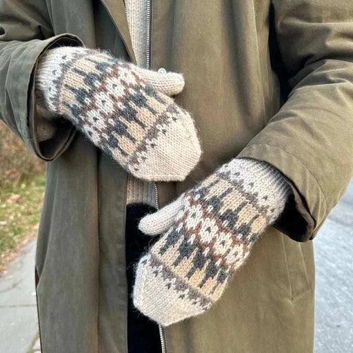 Celeste Mittens Knitting Pattern - PetiteKnit-Pattern-Wild and Woolly Yarns