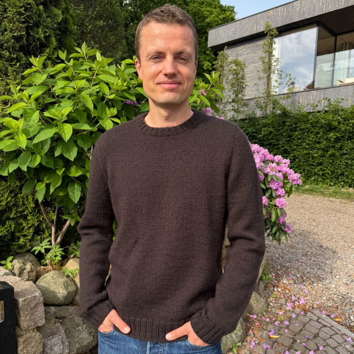 Niels Sweater Knitting Pattern - PetiteKnit