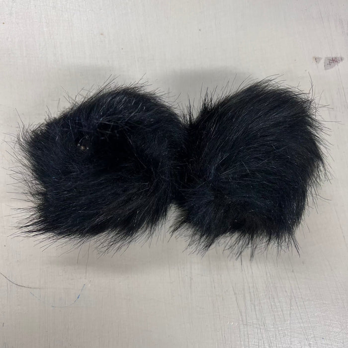 Faux fur pom pom with snap fastener, approximately 12cm, for beanies and accessories.