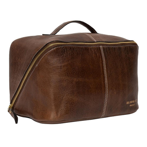Knitting bag in woodsmoke color made of soft grained leather with a beauty-box style.