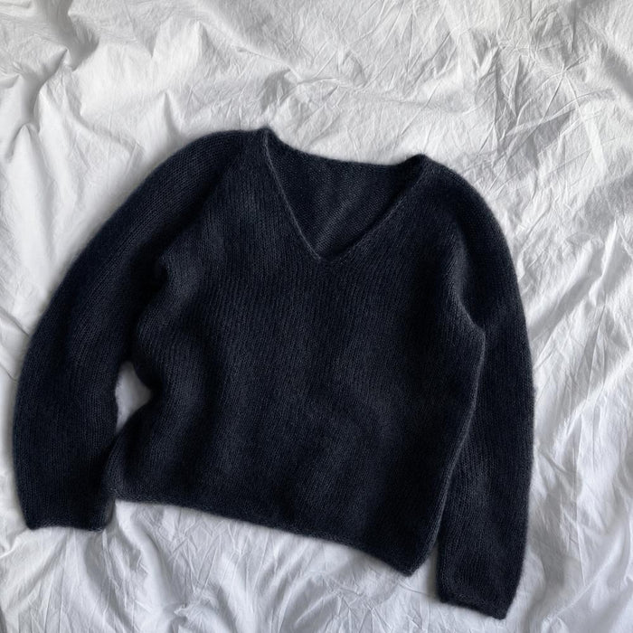 Cumulus Blouse V-Neck Knit Kit-Needlecraft Kits-Wild & Woolly Yarns-XS / S-Black Hole (6081)-Wild & Woolly Yarns