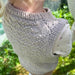 Hand-knitted beige Sille Slipover Mini vest for children from PetiteKnit x Sandnes Garn Double Sunday kit