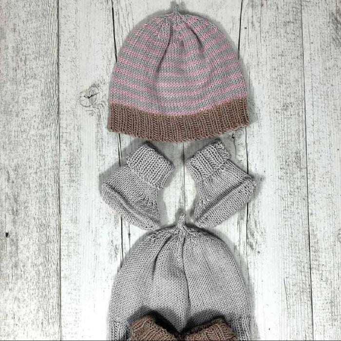 Alpaca Baby Hat &amp; Booties Knitting Pattern (AP1571)-Needlecraft Patterns-Alpaca Yarns-Printed-Wild & Woolly Yarns