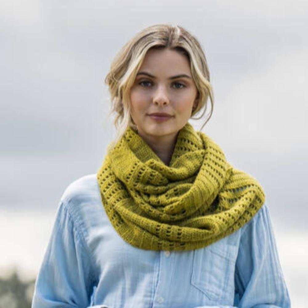 Bellview Crochet Wrap Crochet Pattern-Needlecraft Patterns-Trendy Trims-Wild & Woolly Yarns