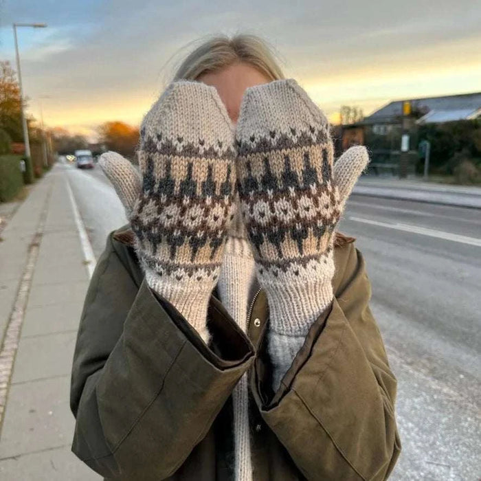 Celeste Mittens Knitting Pattern - PetiteKnit-Pattern-Wild and Woolly Yarns
