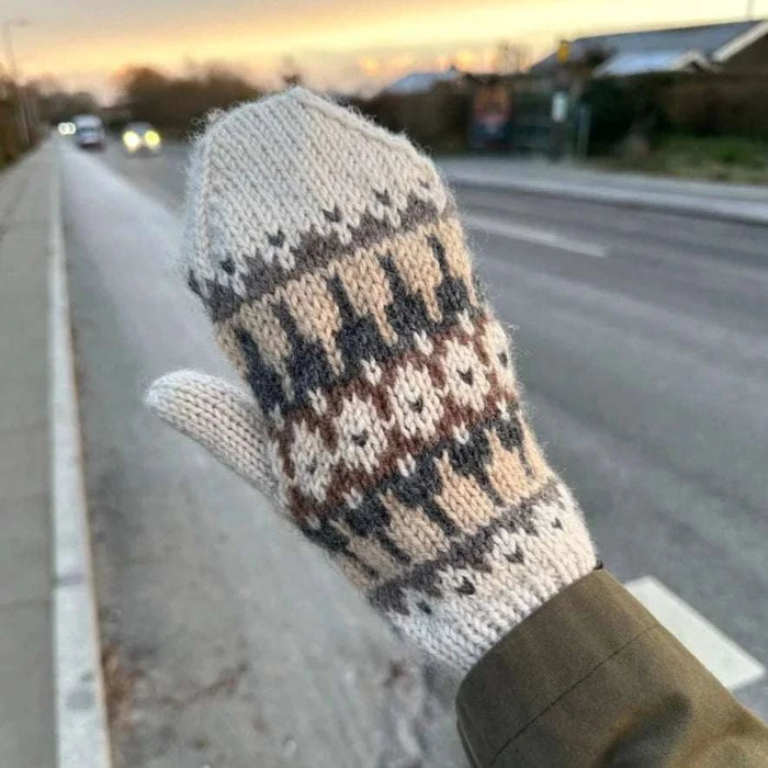 Celeste Mittens Knitting Pattern - PetiteKnit-Pattern-Wild and Woolly Yarns