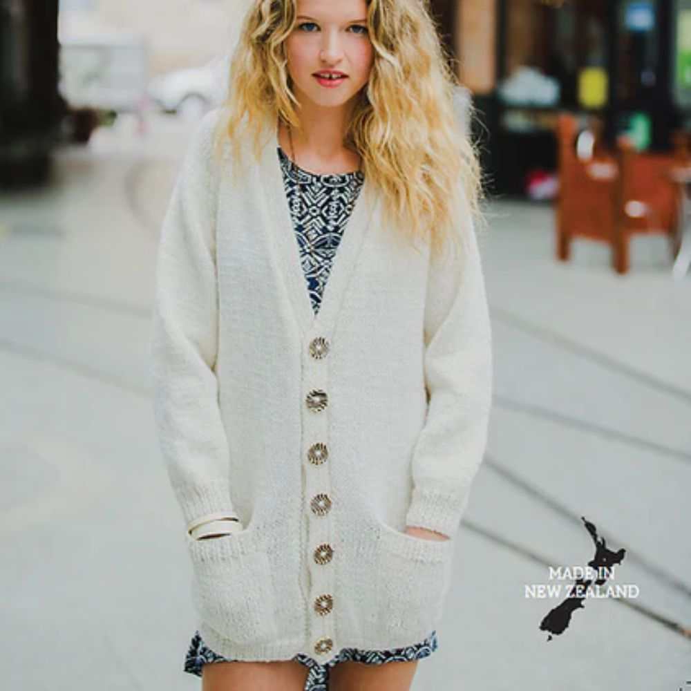 Longline Cardigan Knitting Pattern (CRU1475)-Needlecraft Patterns-Crucci-Wild & Woolly Yarns