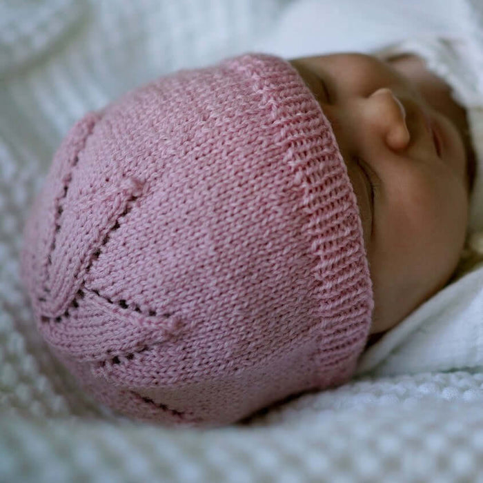 Baby Star Hat Knitting Pattern 4Ply BC63 Wild Woolly Yarns