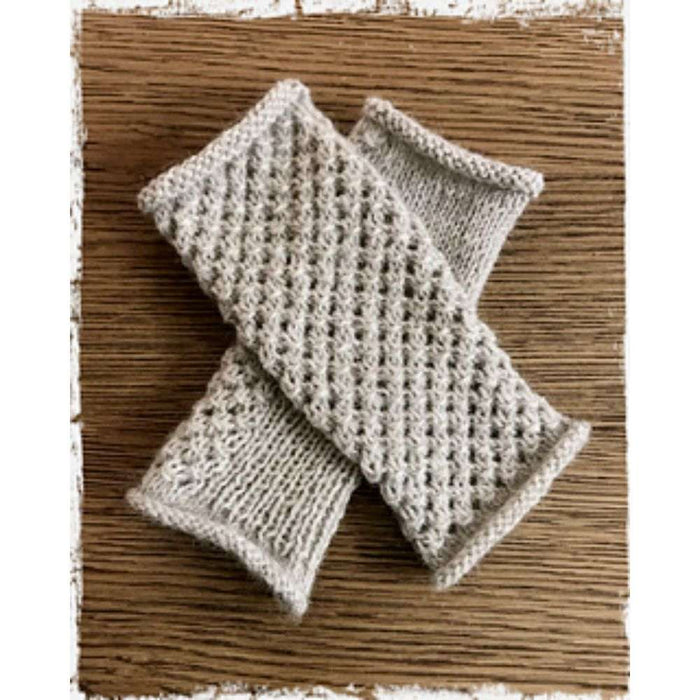 Briar Mitts Knitting Pattern - 8ply-Pattern-Wild and Woolly Yarns