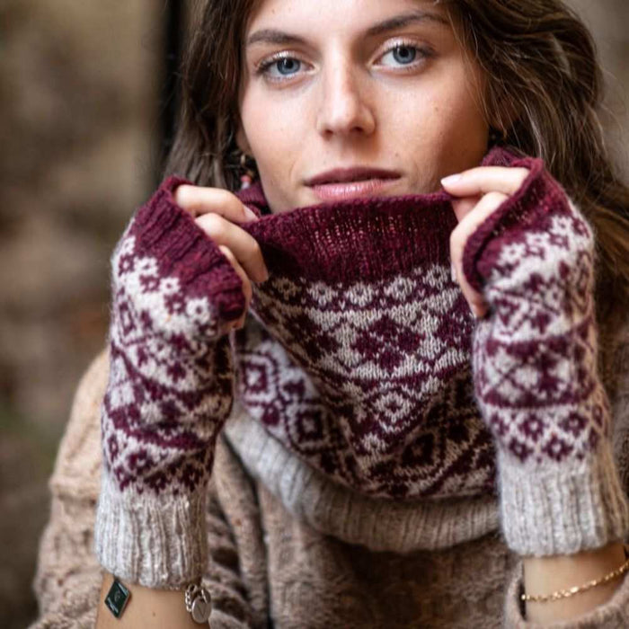 Cometa Beanie & Mittens & Cowl Knitting Pattern-Pattern-Wild and Woolly Yarns