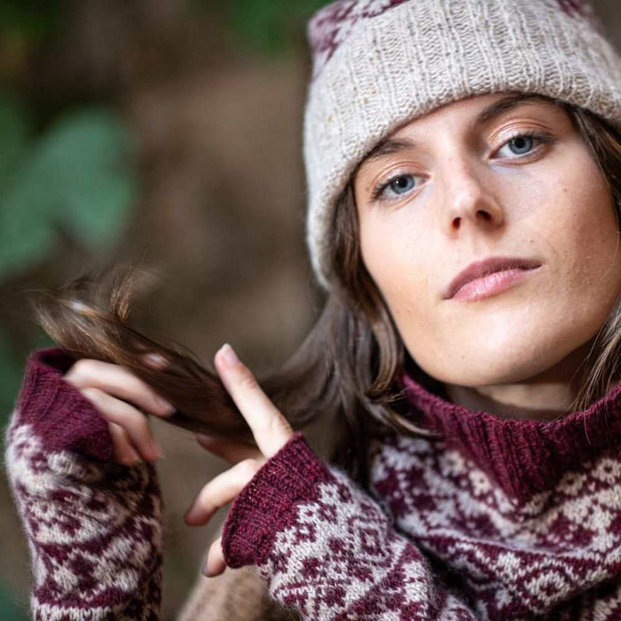 Cometa Beanie & Mittens & Cowl Knitting Pattern-Pattern-Wild and Woolly Yarns