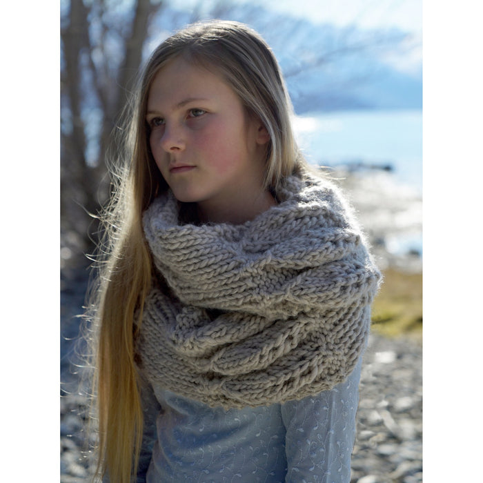 Willow Infinity Cowl Knitting Pattern - 14Ply (HC27)-Pattern-Wild and Woolly Yarns