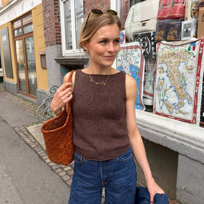 Bea Top Knitting Pattern - PetiteKnit